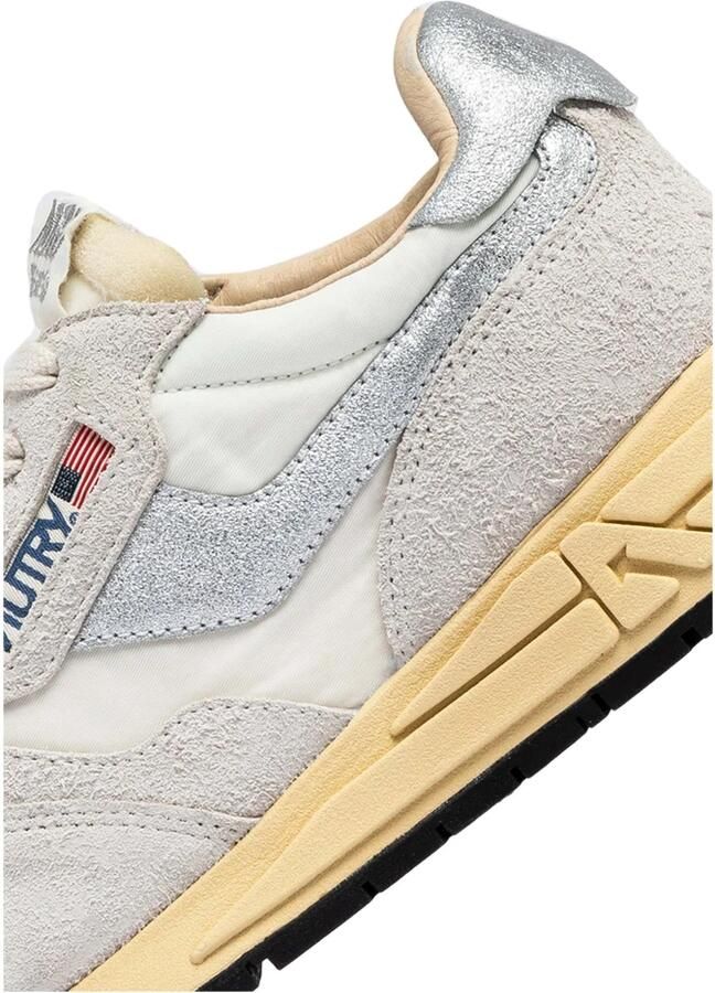 Autry Witte Zilveren Sneakers Lichtgewicht Hardloopschoenen