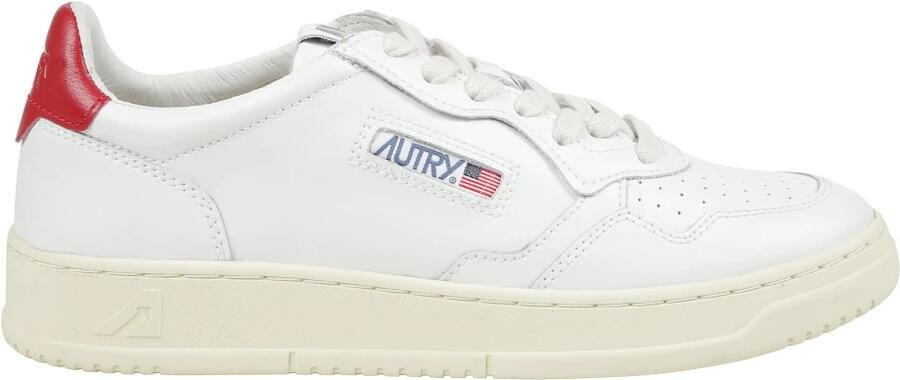 Autry Ronde Neus Veterschoenen