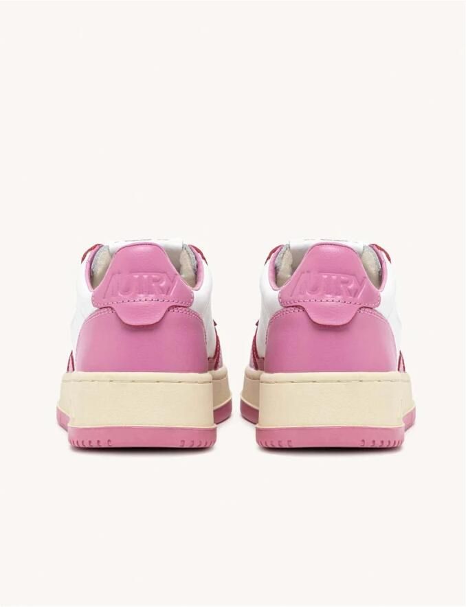Autry Low-Top Sneakers 'Medalist Low' Sneakers in roze