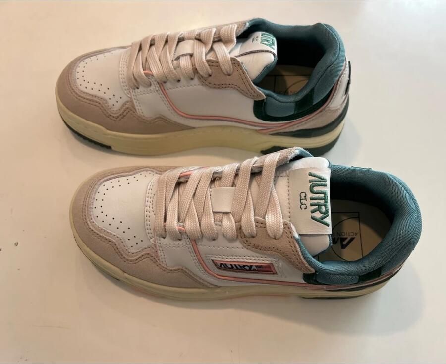 Autry Lage Sneaker Wit Grijs Roze met Logo Applicatie Meerkleurig Dames