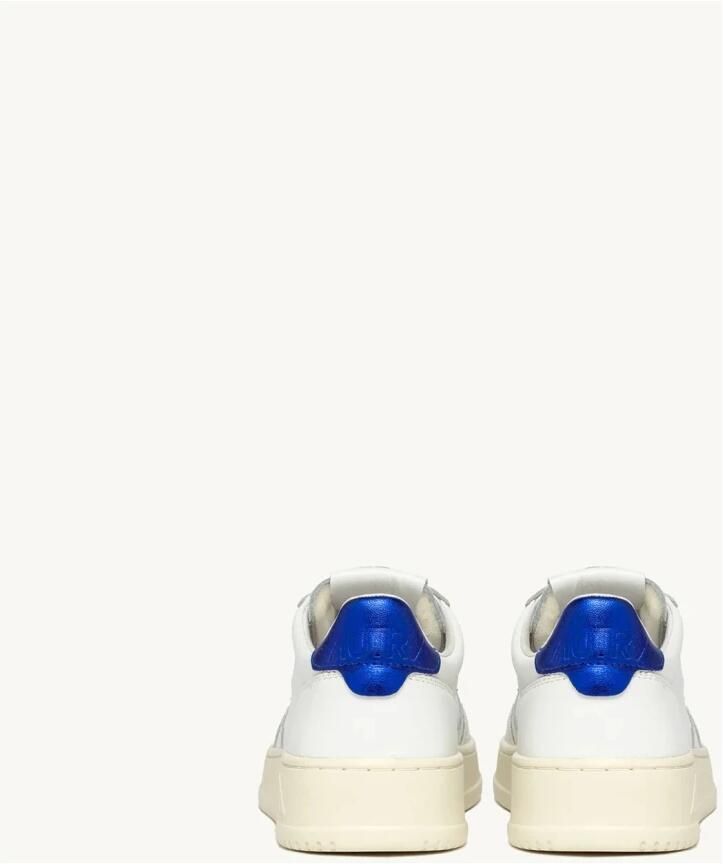 Autry Blauwe Geperforeerde Sneakers Veters Rubberen Zool