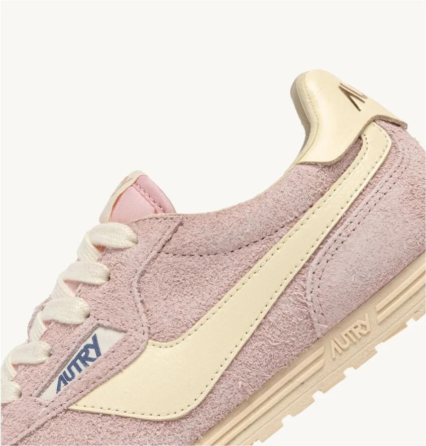 Autry Low-Top Sneakers Low-Profile Vitello And Nylon Sneakers in roze