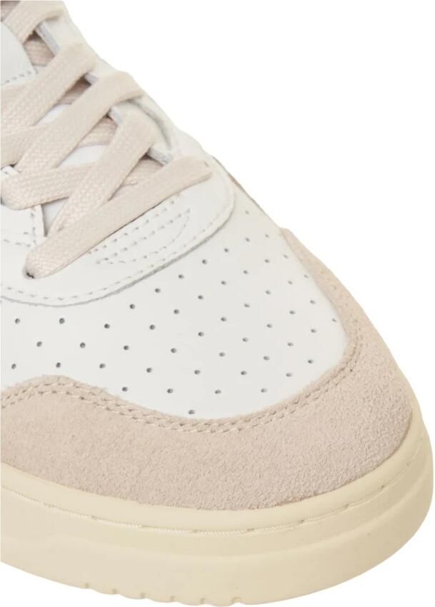 Autry Witte Leren Sneakers met Geperforeerd Ontwerp