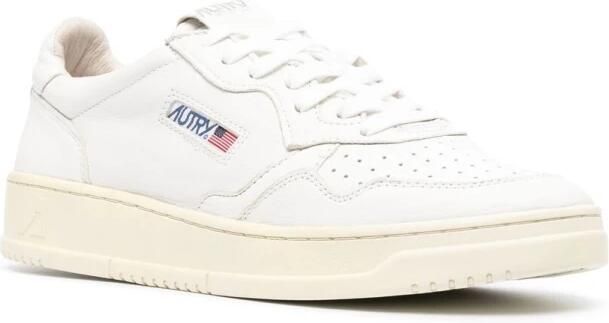 Autry Witte Sneakers met Logo Patch