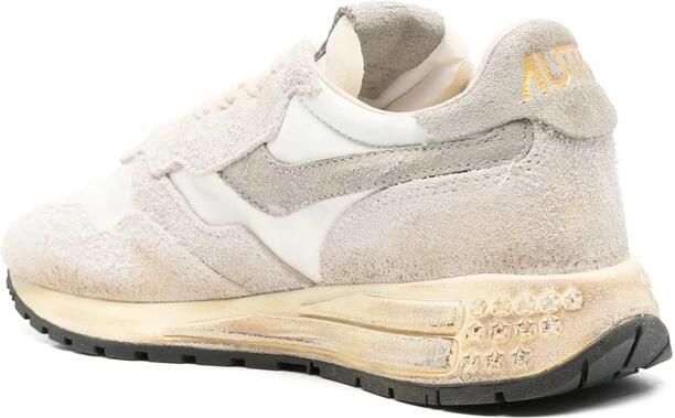 Autry Witte Veterschoenen met Platte Zool