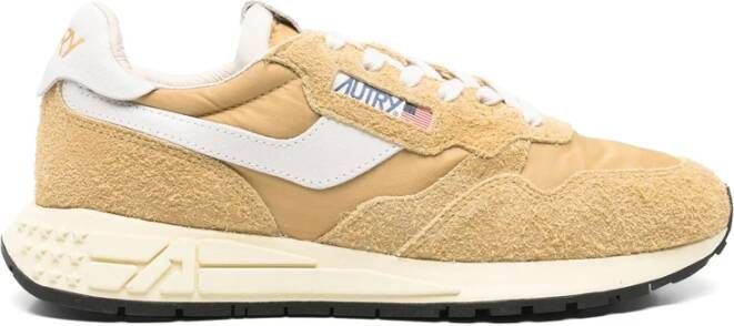 Autry Beige Veterschoen met Logo Panelen