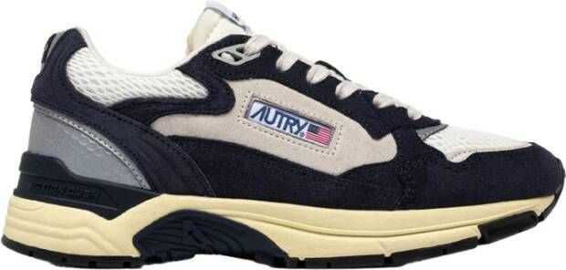 Autry Beige Veterschoenen met Logo