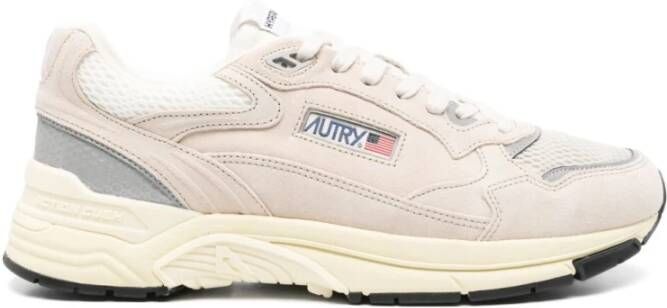 Autry Beige Veterschoenen met Logo Panelen