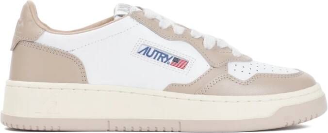 Autry Stijlvolle Sneakers voor Mannen en Vrouwen Beige Dames