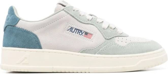 Autry Grijze Veterschoenen met Merkhiel