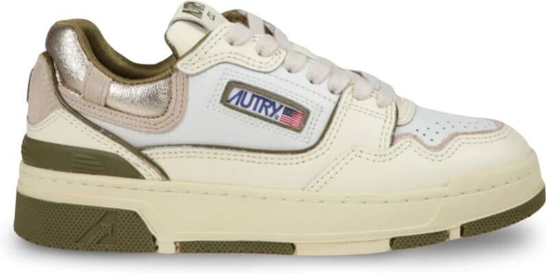 Autry Groene leren sneakers met microperforaties