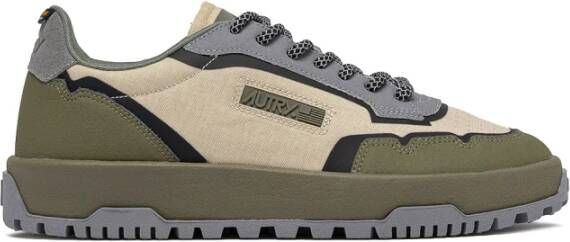 Autry Groene platte schoenen WildPace Low