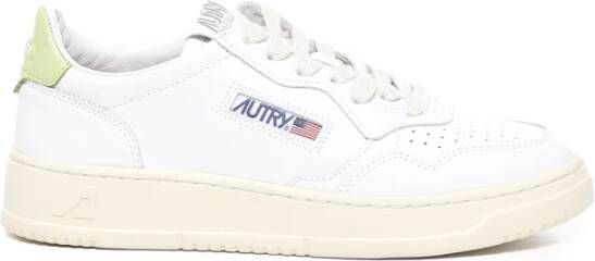Autry Groene Sneakers met Witte Leren Inzetstukken