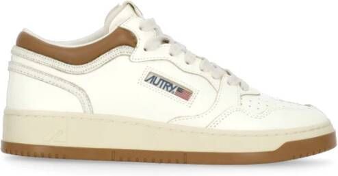 Autry Ivoor Leren Sneakers met Geperforeerde Details