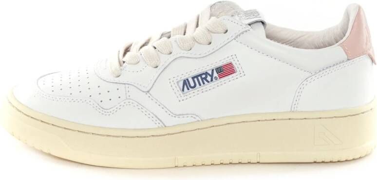 Autry Medalist Low Sneakers In Leather Color White Pink Wit Dames