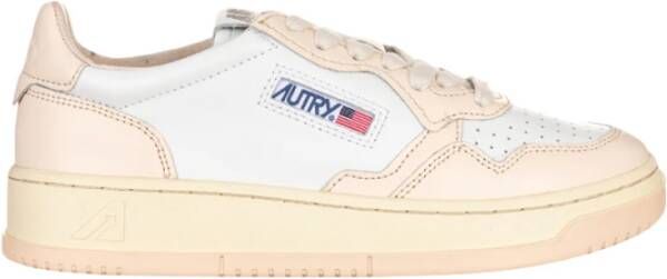 Autry Witte en Nude Leren Sneaker met Geperforeerde Neus White Dames