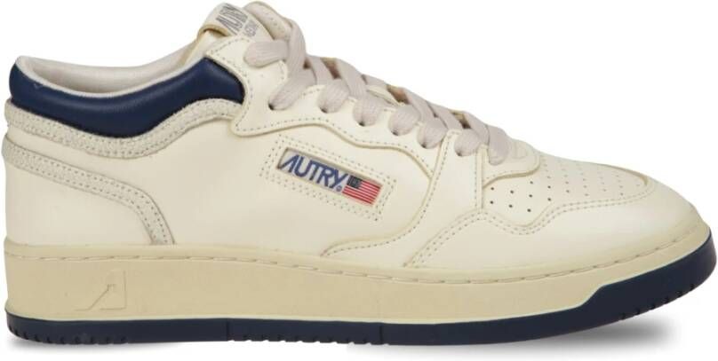 Autry Leren Sneakers met Microperforaties