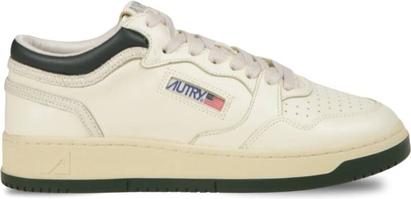 Autry Leren Sneakers met Microperforaties