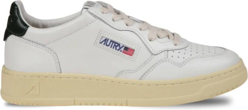 Autry Leren Sneakers met Voor Microperforaties