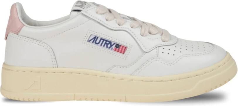 Autry Leren Sneakers met Voor Microperforaties