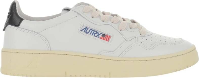 Autry Leren Veterschoenen met Logo