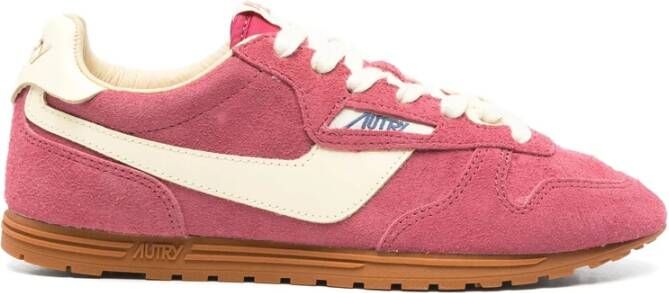 Autry Magenta Veterschoenen met Geribbelde Zool