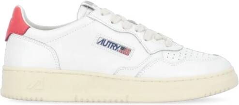 Autry Upgrade je Sneaker Game met Witte en Rode Leren Sneakers voor Mannen White Heren