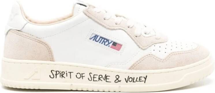 Autry Witte leren sneakers met geperforeerde neus Multicolor Heren