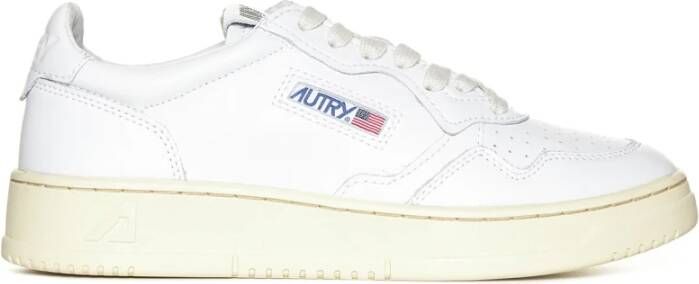 Autry Nappa Leren Sneakers met Micro-gaatjes