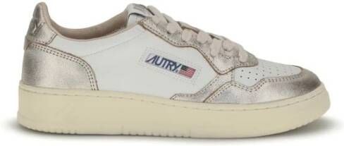 Autry Platinum Lage Sneakers met Geperforeerde Neus