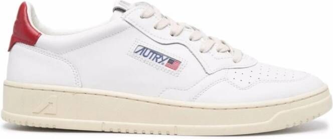 Autry Upgrade je Sneaker Game met Witte en Rode Leren Sneakers voor nen White