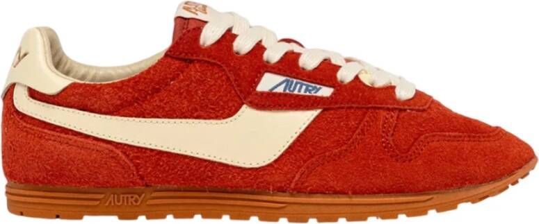 Autry Rode Suède Sneakers met Katoenen Veters