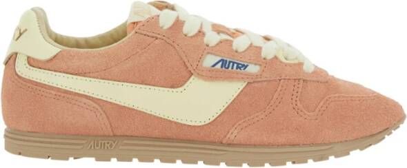 Autry Roze Suède Sneakers met Logo