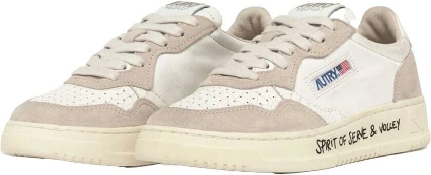 Autry Leren lage sneakers met suède inzetstukken Beige Dames