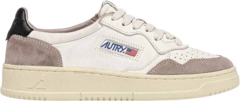 Autry Vintage-geïnspireerde leren sneakers met iconische groene hak Beige Dames