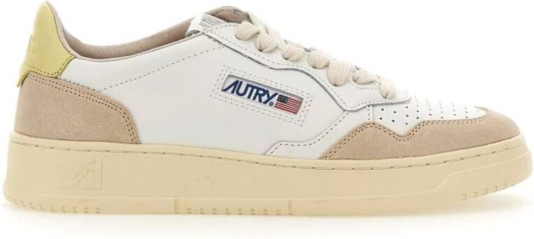 Autry Witte Medalist Sneakers met Logo Patch Multicolor Dames