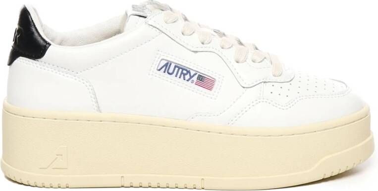 Autry Sneakers met Microgaten en Borduursel White Dames