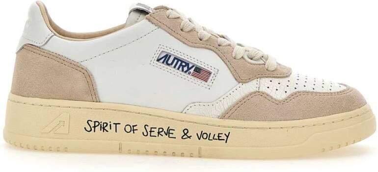 Autry Witte leren sneakers met geperforeerde neus Multicolor