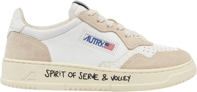 Autry Witte leren sneakers met geperforeerde neus Multicolor