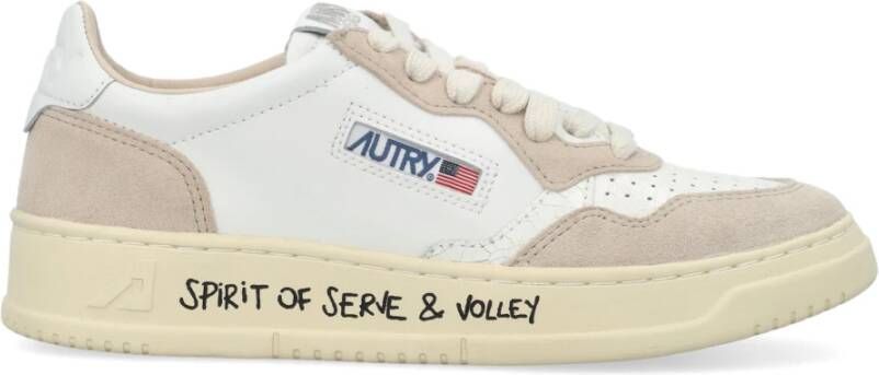 Autry Witte leren sneakers met geperforeerde neus Multicolor