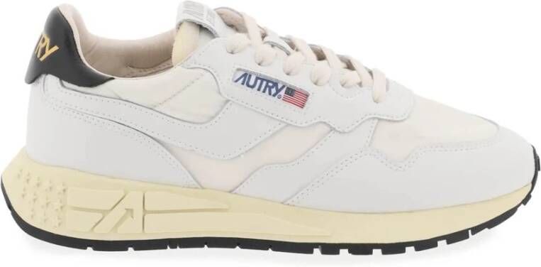 Autry Witte Lage Top Sneakers Veters Logo White Dames