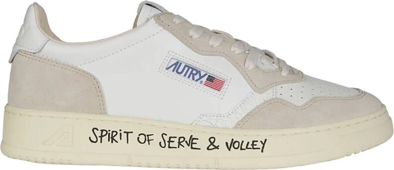 Autry Witte leren sneakers met geperforeerde neus Multicolor