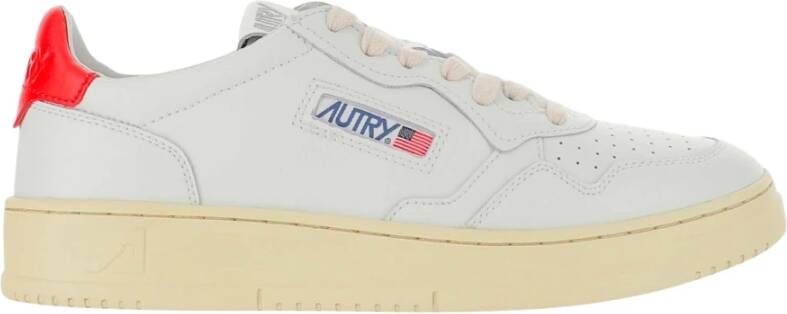 Autry Upgrade je Sneaker Game met Witte en Rode Leren Sneakers voor Mannen White Heren