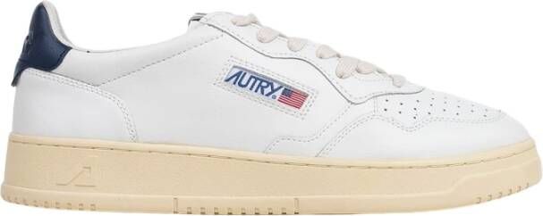 Autry Witte leren sneakers met groene hiel geïnspireerd op jaren 80 design White Heren