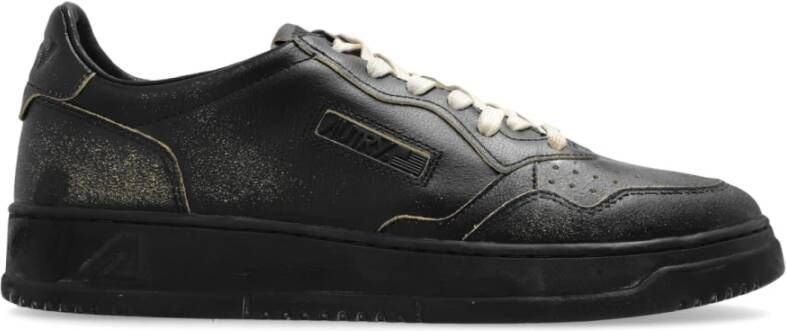 Autry Sport Schoenen Supvin Low Black Heren