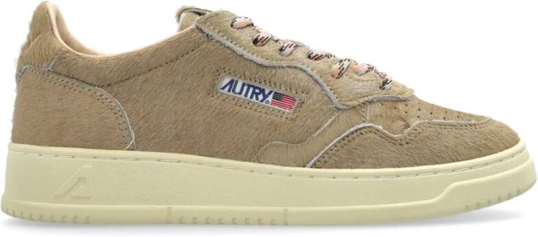 Autry Beige Sneakers voor een stijlvolle look