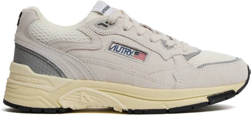 Autry Low-Top Sneakers "Hyperway" Sneakers – Beige in grijs