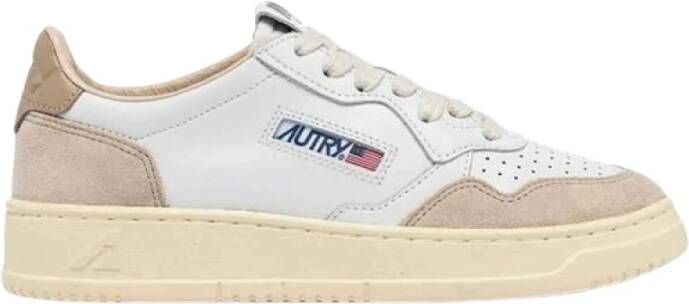 Autry Witte Gouden Sneakers met Geperforeerde Details White