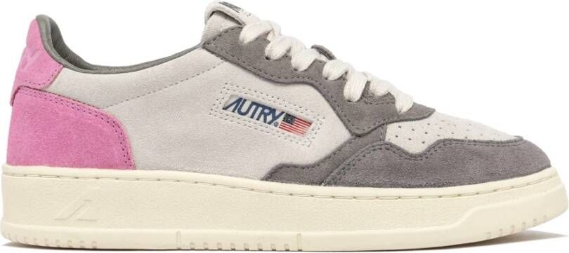 Autry Suède Sneakers in Barbie Pink