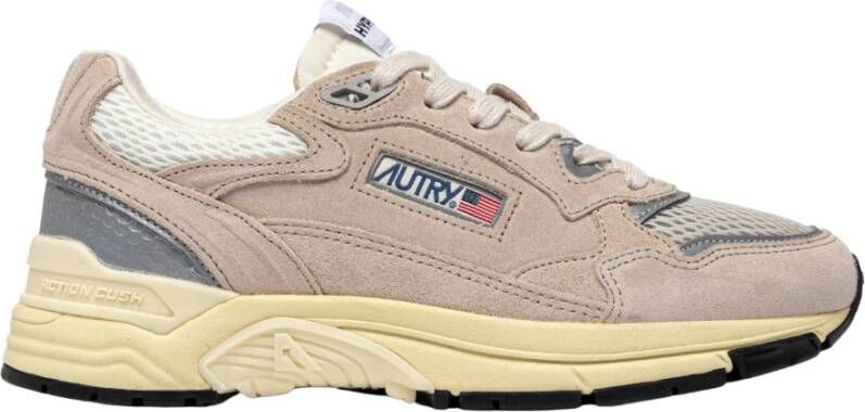 Autry Toekomstgeïnspireerde hardloopsneakers met Action Cush-technologie
